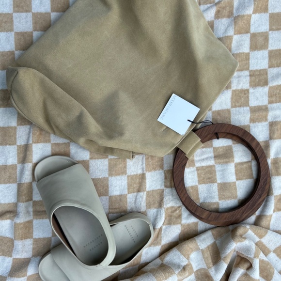 Lauren Manoogian slides - Picture 2 of 3